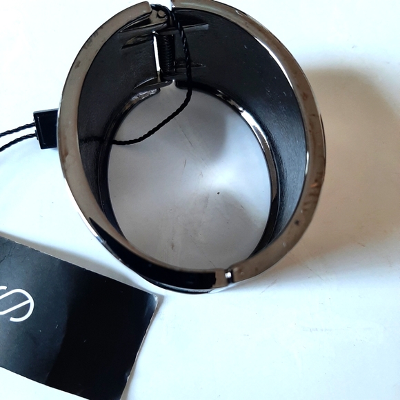 NWT Cuff Bangle Bracelet - Picture 5 of 5